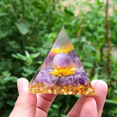 Pirâmide Orgonite Flor de Lótus Ametista