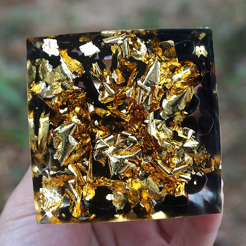 Pirâmide Orgonite da Proteção e Prosperidade - Esfera de Olho de Tigre com Obsidiana Negra