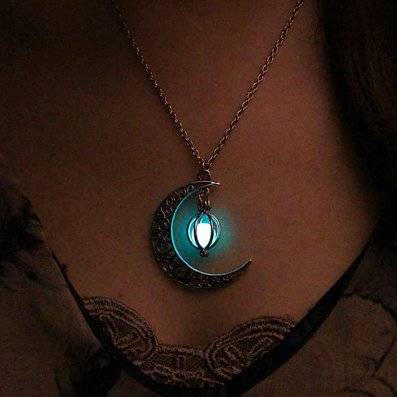 Colar Pingente Lua Iluminada - Brilha no Escuro