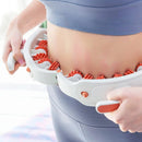 Mulher usando o Drena Roller na região abdominal para estimular a drenagem linfática e reduzir o inchaço